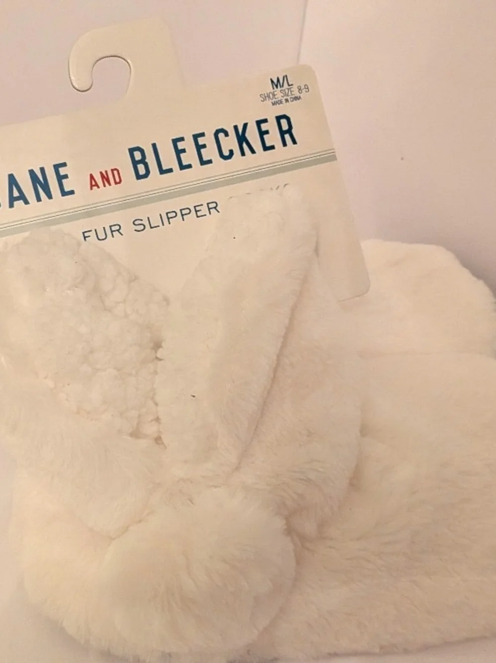 Jane and Bleecker White Faux Fur Slipper Socks NWT Women's M/L